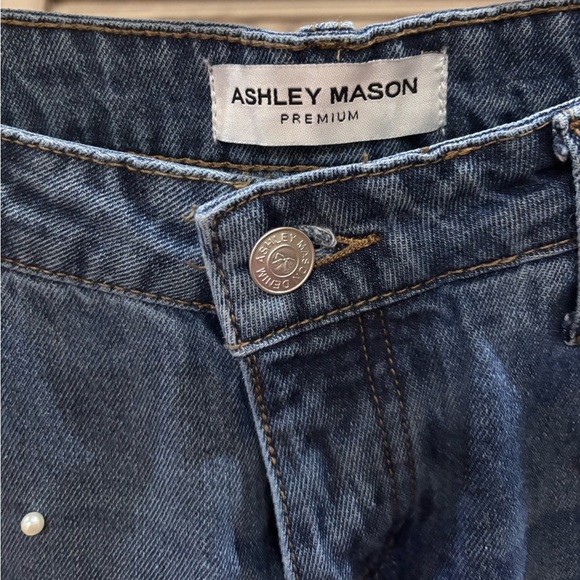 Ashley Mason Pearl Studded Buttonfly Light Wash Denim Blue Jeans Size 9/29 - Picture 3 of 15
